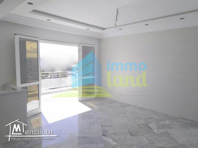 Étage de villa s 4 de 222 m² jamais habité à Ariana