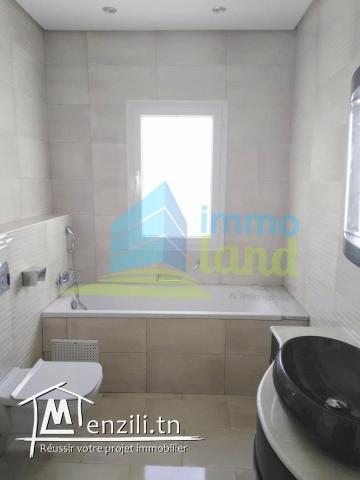 Étage de villa s 4 de 222 m² jamais habité à Ariana