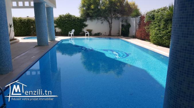 S+2 AVEC PISCINE ET VU SUR MER