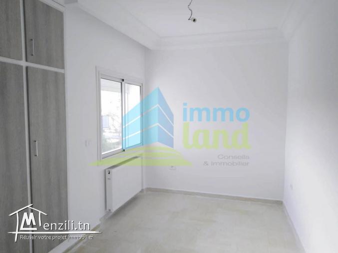 Étage de villa S4 de 160 m2 jamais habité à Menzah 8