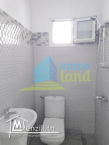 Étage de villa S4 de 160 m2 jamais habité à Menzah 8