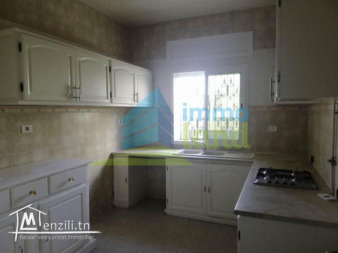 Villa de 320 m2 sur deux niveaux à Riadh Andalous