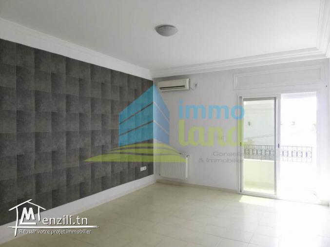 Villa de 320 m2 sur deux niveaux à Riadh Andalous