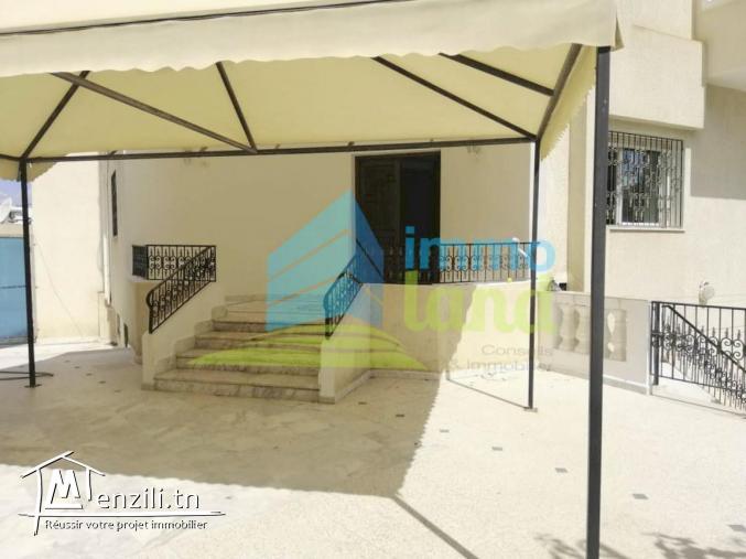 Villa de 320 m2 sur deux niveaux à Riadh Andalous