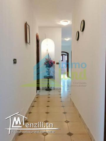 Villa S6 à usage bureautique ou habitation meublé à Menzah 6