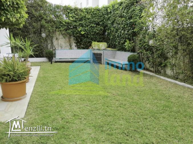 villa de 690 m2 sur un terrain de 520 m2 à Menzah 8