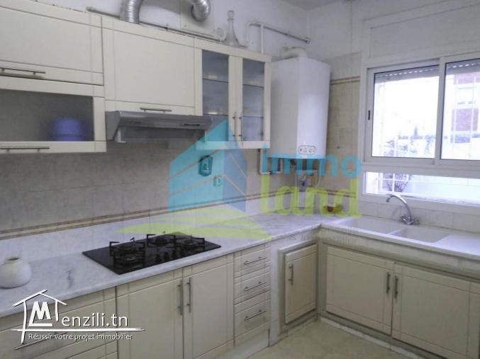 Duplex de 190 m2 sur un terrain de 300 m2 aux jardins d'el menzah