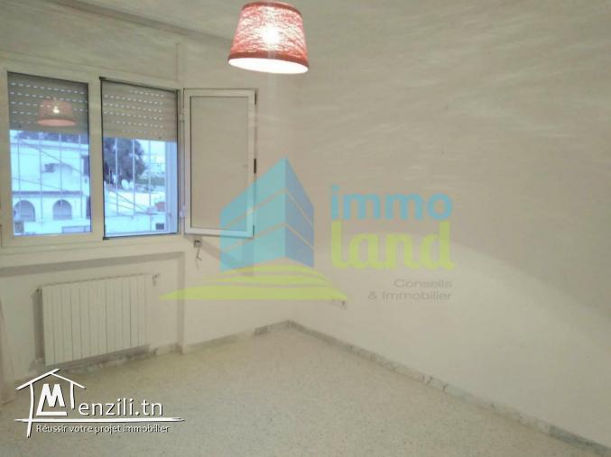 Duplex de 190 m2 sur un terrain de 300 m2 aux jardins d'el menzah