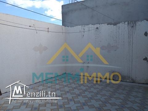 Bâtiment de 600 m² sur un terrain de 322 m² - Zouila Mahdia- 400 000 TND