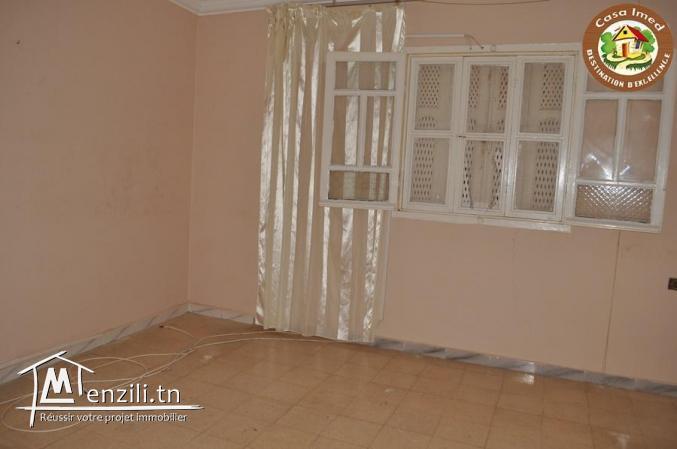 étage de villa en plein centre ville korba