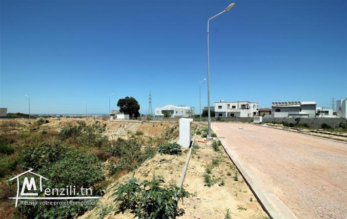 Beau terrain à la Soukra