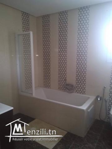 A vendre un appartement S+3 aux jardins de Carthage