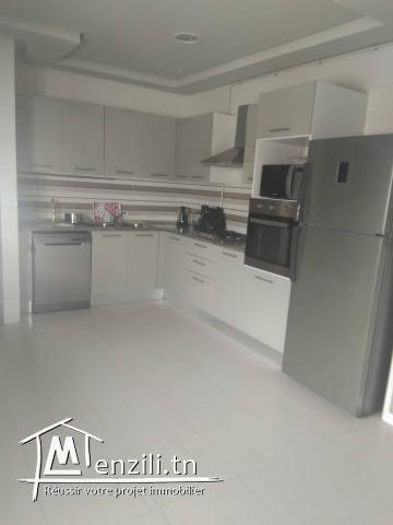 A vendre un appartement S+3 aux jardins de Carthage
