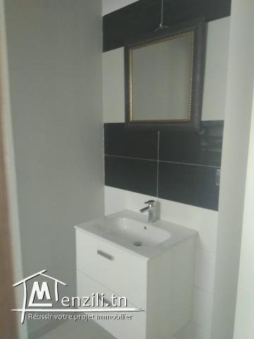 A vendre un appartement S+3 aux jardins de Carthage