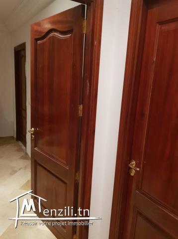 à louer un bel appartement S+3 au lac 1