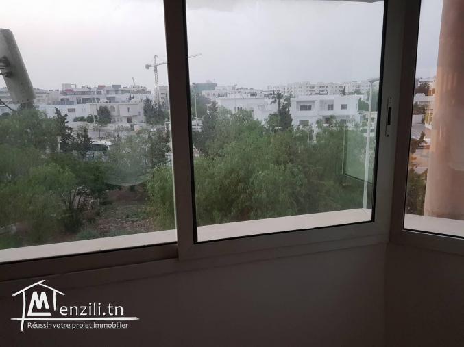 à louer un bel appartement S+3 au lac 1