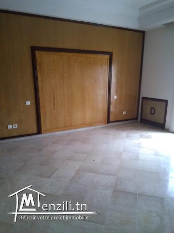 à louer un appartement de très haut standing au lac 1