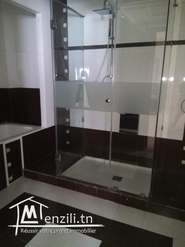 à louer un appartement de très haut standing au lac 1