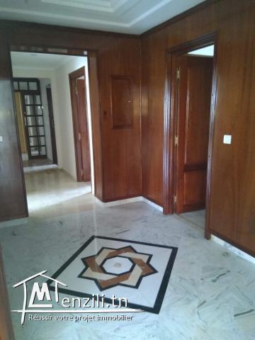 à louer un appartement de très haut standing au lac 1