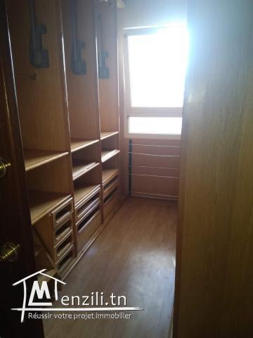 à louer un appartement de très haut standing au lac 1