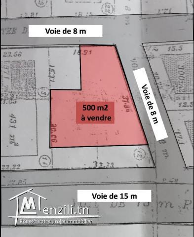 Terrain à vendre (peut-être divisible)