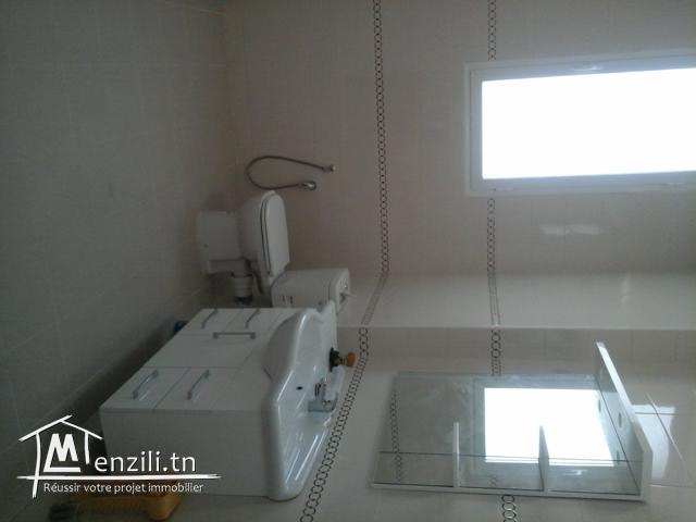 A Vendre Grande Usine pour : Dépot, école, collège, Salle de Sport