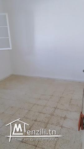 Maison à vendre à Kairouan (منزل للبيع قرب المعهد النموذجي )