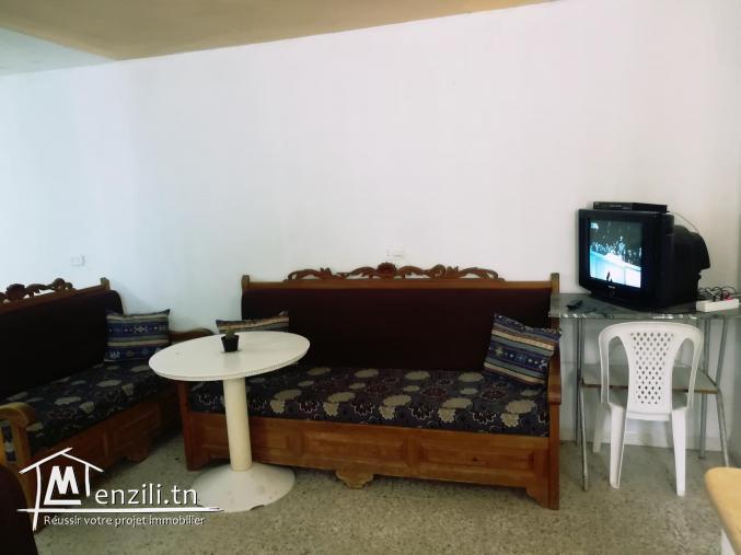 Vaste studio pieds dans l'eau dans la plus belle zone de Hammamet