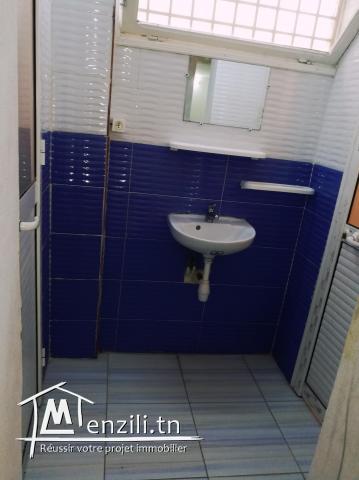 Vaste studio pieds dans l'eau dans la plus belle zone de Hammamet