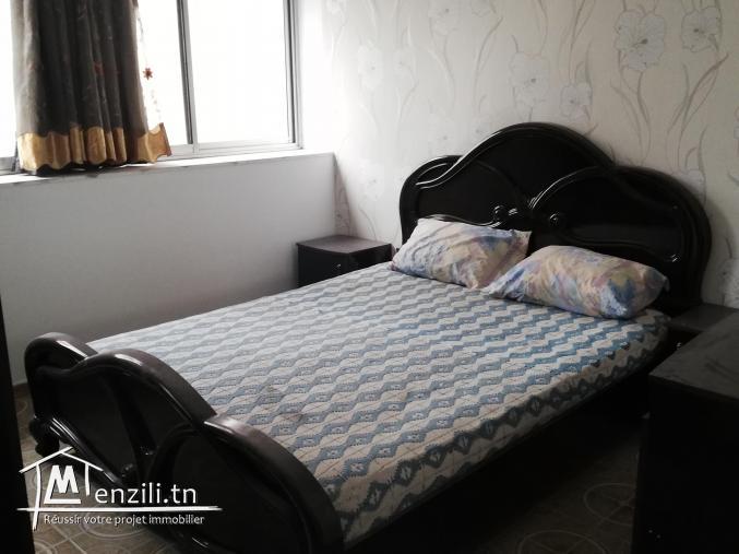 Apparemment à nord Hilton