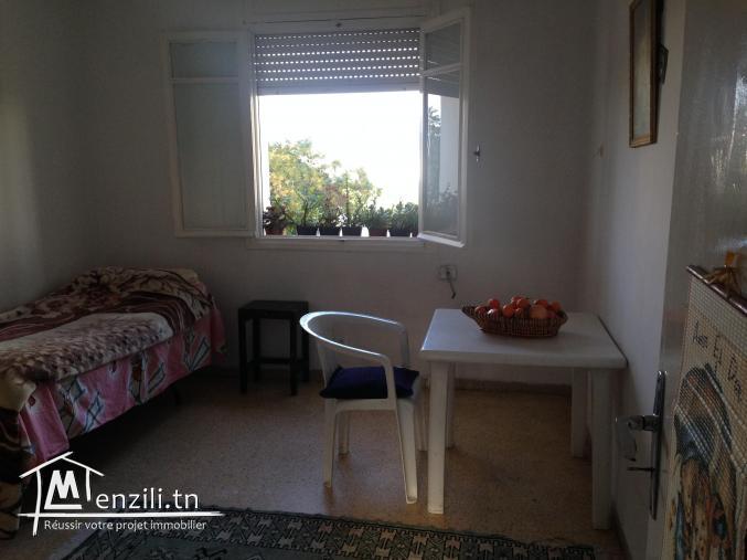 pour femme a louer, une chambre meublée