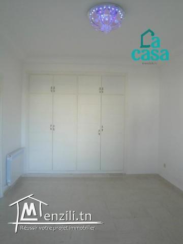 S 2 de 140.6 m² à Erriadh