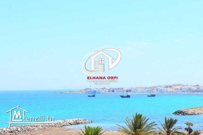 appartement s+2 pied dans l'eau corniche