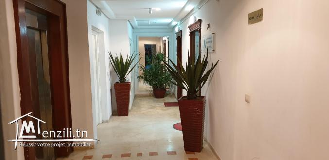 A vendre Bureau 181 m2 Ennasr 2