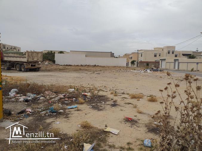 TERRAIN 1980 m2 TUNIS