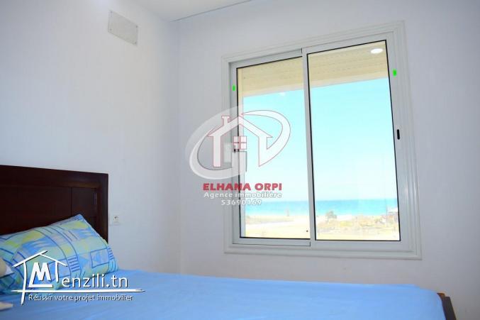 Appartement rejich pied dans l'eau avec vue sur mer