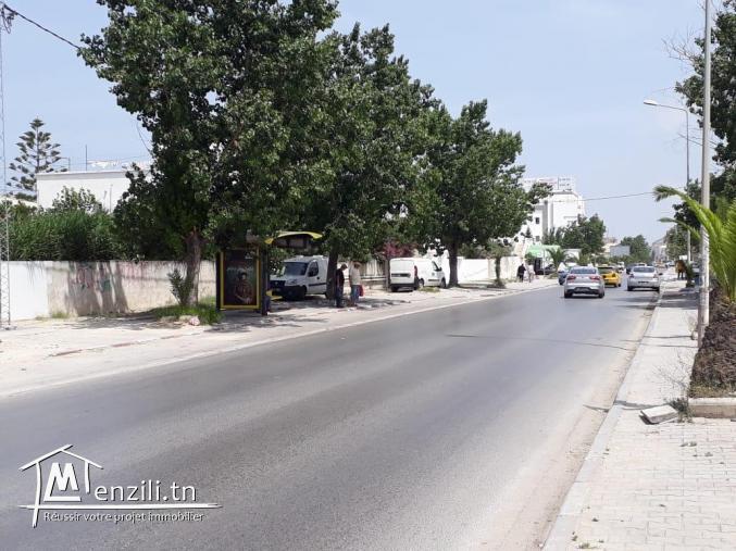 une bonne affaire pour les promoteurs un terrain de façade 28m dans la rue principe ezzahra
