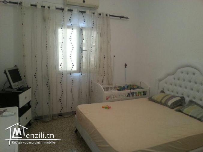 villa avec piscine  et un appartement