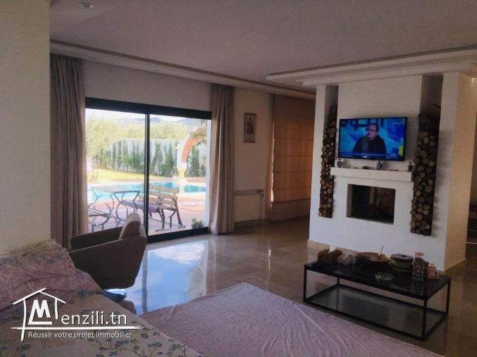 hammamet , sur 2000m² une villa avec piscine et trois suites