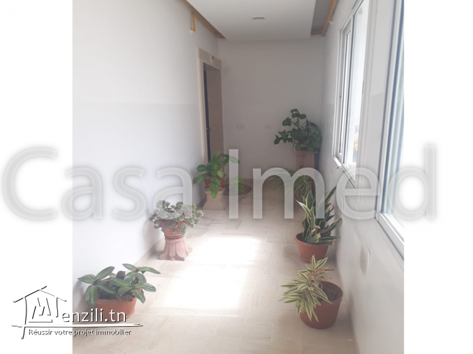 belle appartement S+3 à ras tabia