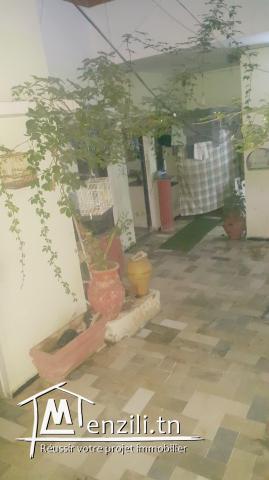 Maison 2 étages à beb khadhra