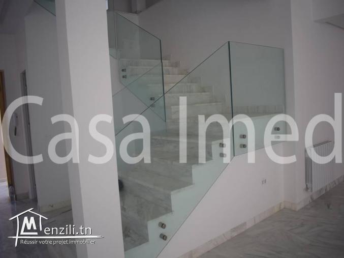 une superbe villa toute neuve sise à la Soukra (Chotrana I)