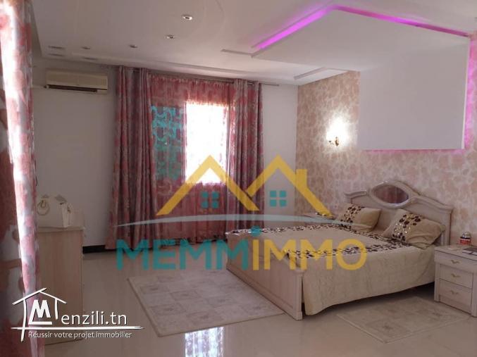 A VENDRE :Maison de charme S+6 de 630 m² sur un terrain de 1405 m²- Mahdia-Dimess.