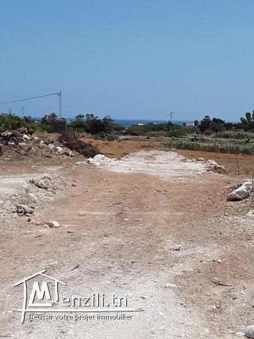 أراضي للبيع قريبة للبحر للإتصال 21364330