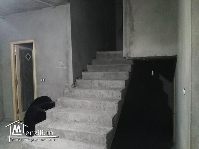 Villa 206m inachevée clôturée