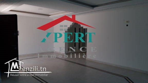 un rez de chaussée de haute standing à louer à khzema