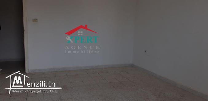 un appartement  S 2  de moyens standing à khzama