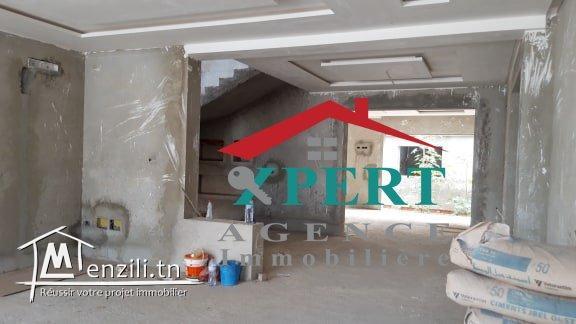 une Villa duplex de haut standing inachevée  à Dkhila Monastir