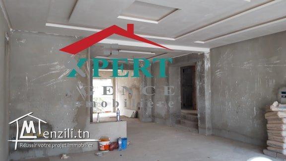 une Villa duplex de haut standing inachevée  à Dkhila Monastir