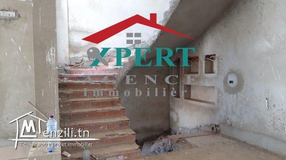 une Villa duplex de haut standing inachevée  à Dkhila Monastir